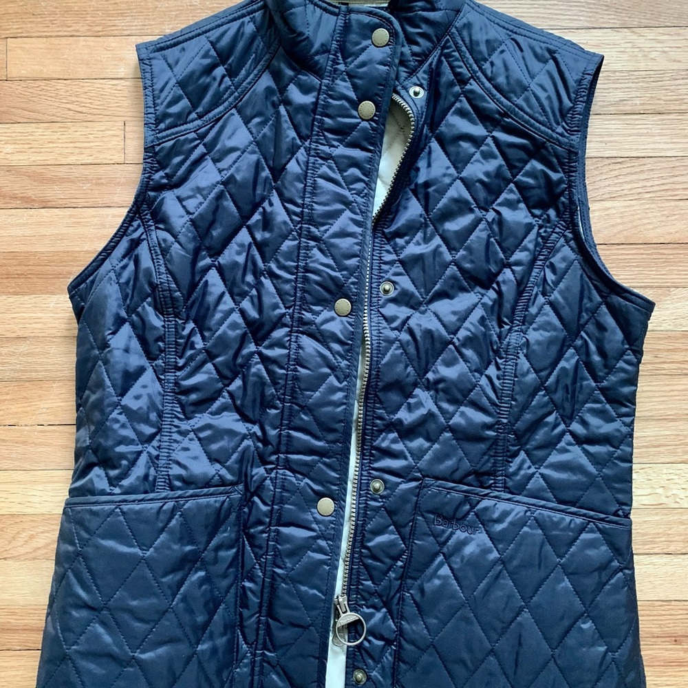 Barbour vest size 8, womens. NWOT, Navy Blue